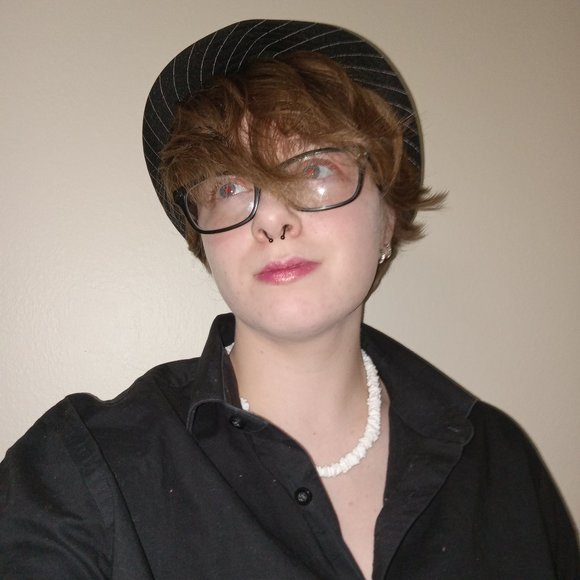 Meet your Posher, Alex - Picture 5 of 8